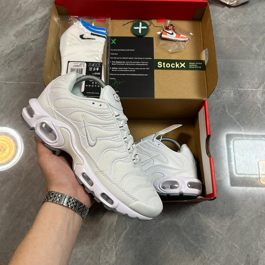 Air Max TN Plus "Triple White"